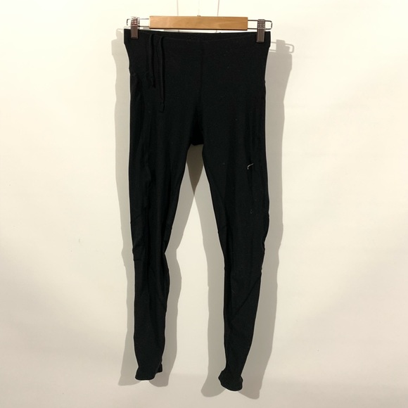 Nike fit dry athletic leggings